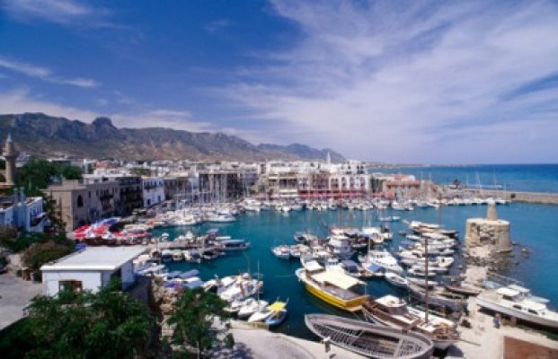 Aproape 100 de firme din Constanţa îşi ascund banii în paradisul fiscal din Cipru